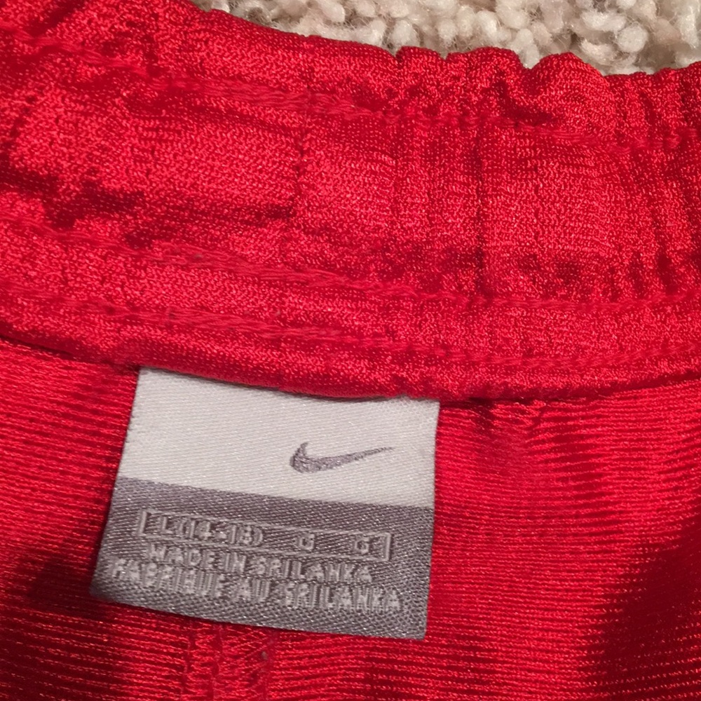 Boy’s Nike basketball shorts - Picture 3 of 3